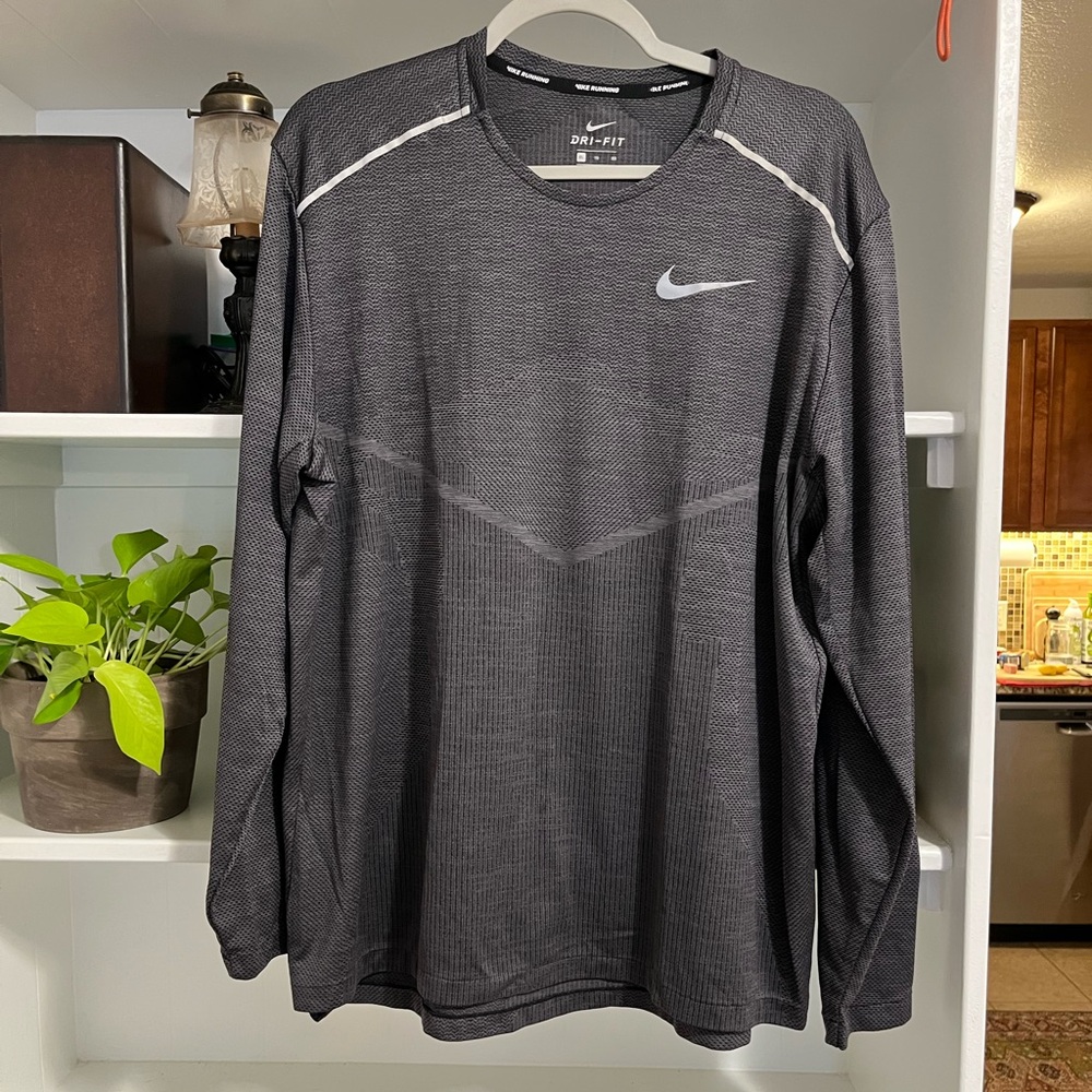Nike Running | Dri-FIT Running Crew Top | xl